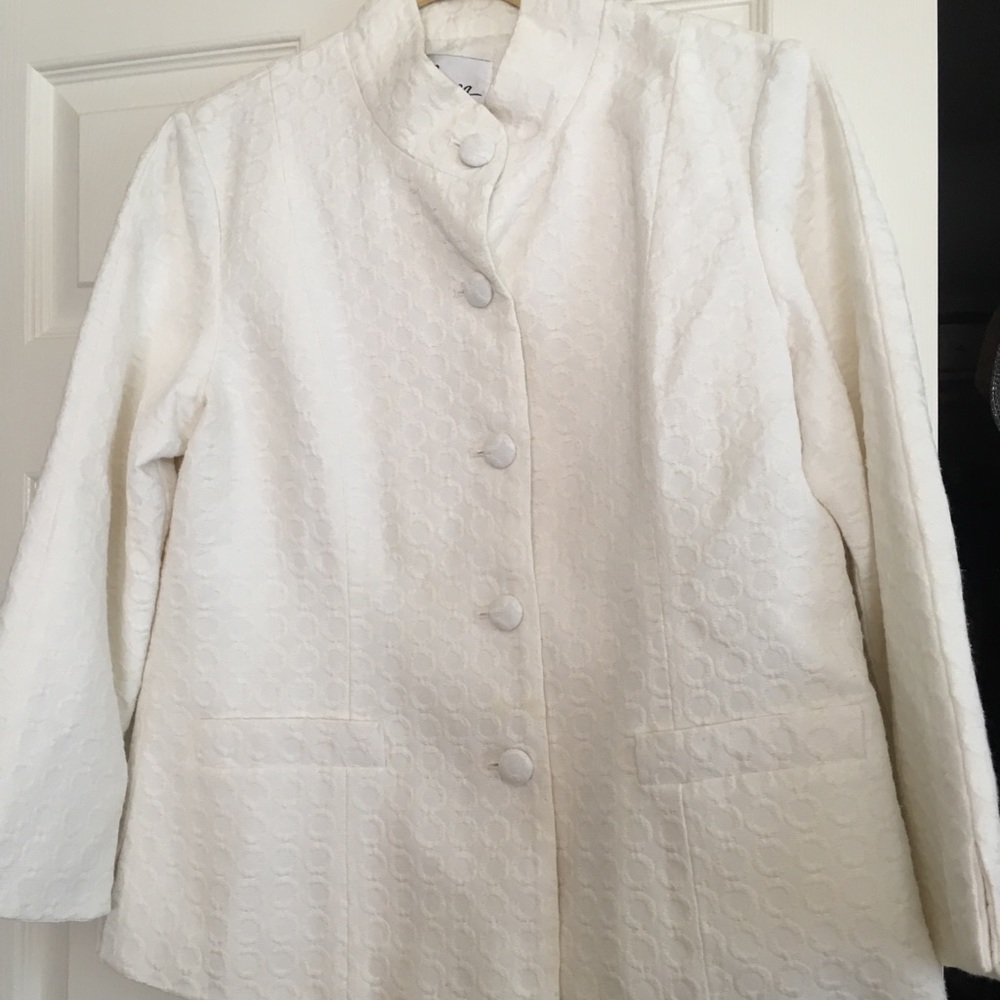 5-Button Front White Jacket - Picture 2 of 5